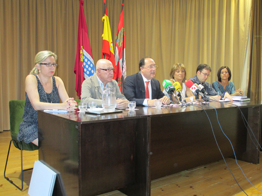 El presidente Carlos Moro presenta la Junta Directiva que dirigirá la Asociación